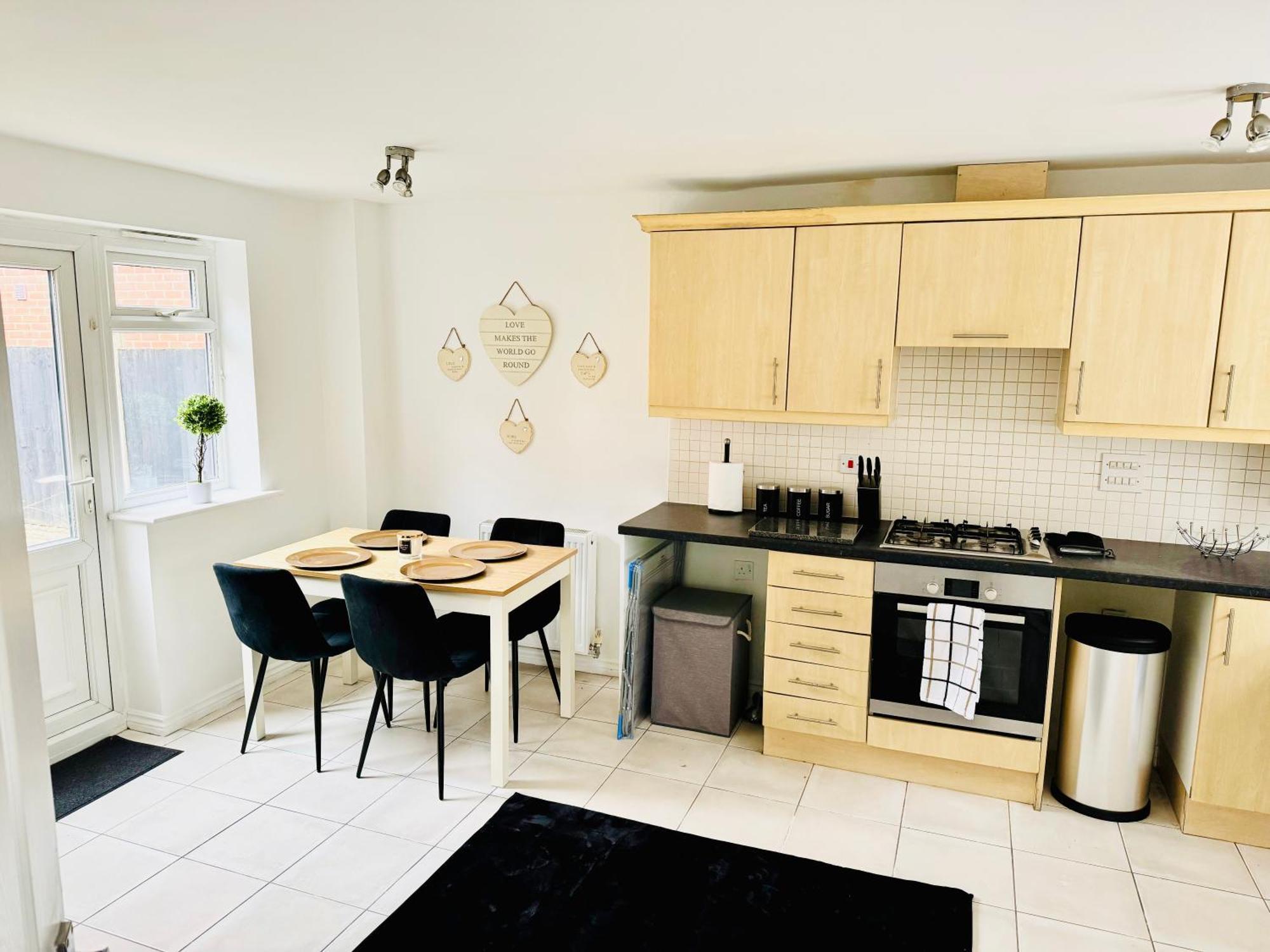 Harmony House 3 Bedroom New Build For Families, Contractors, Black Country Museum Sleeps 6 Tipton Dış mekan fotoğraf
