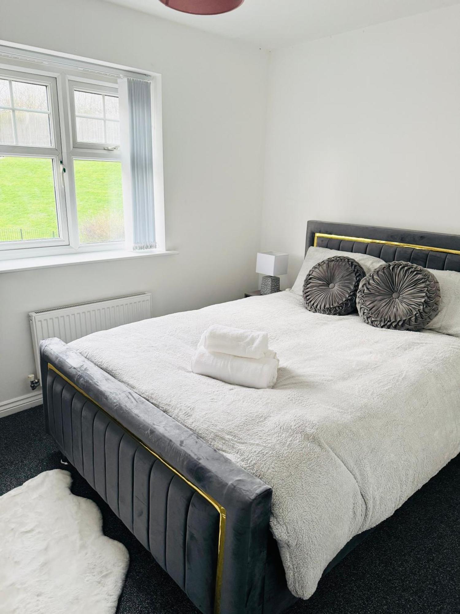 Harmony House 3 Bedroom New Build For Families, Contractors, Black Country Museum Sleeps 6 Tipton Dış mekan fotoğraf