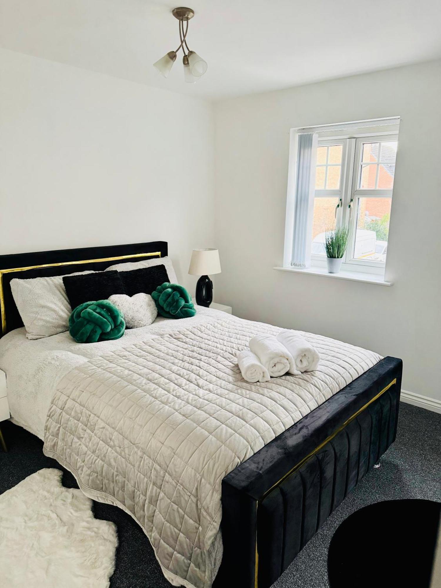 Harmony House 3 Bedroom New Build For Families, Contractors, Black Country Museum Sleeps 6 Tipton Dış mekan fotoğraf