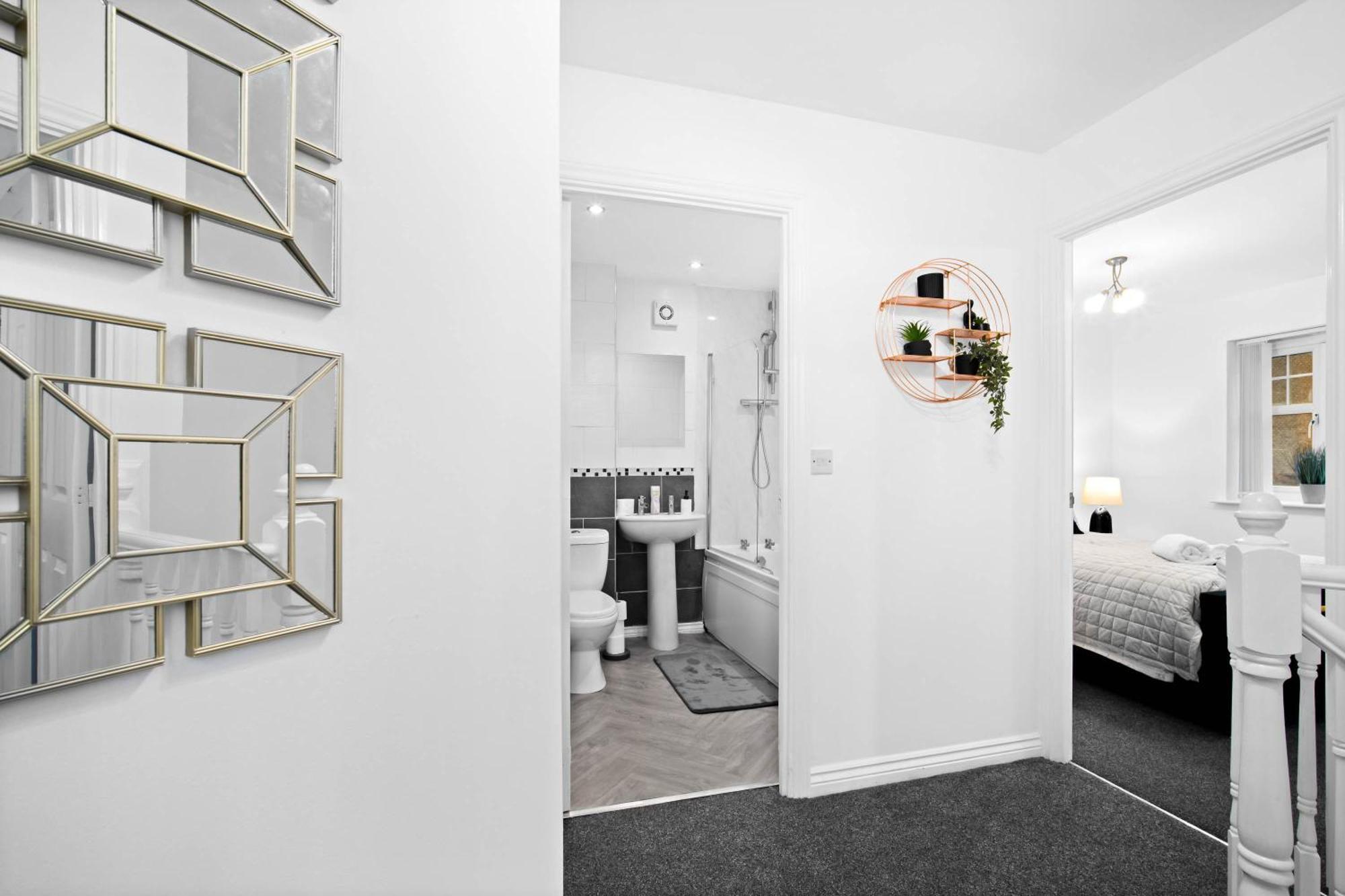 Harmony House 3 Bedroom New Build For Families, Contractors, Black Country Museum Sleeps 6 Tipton Dış mekan fotoğraf