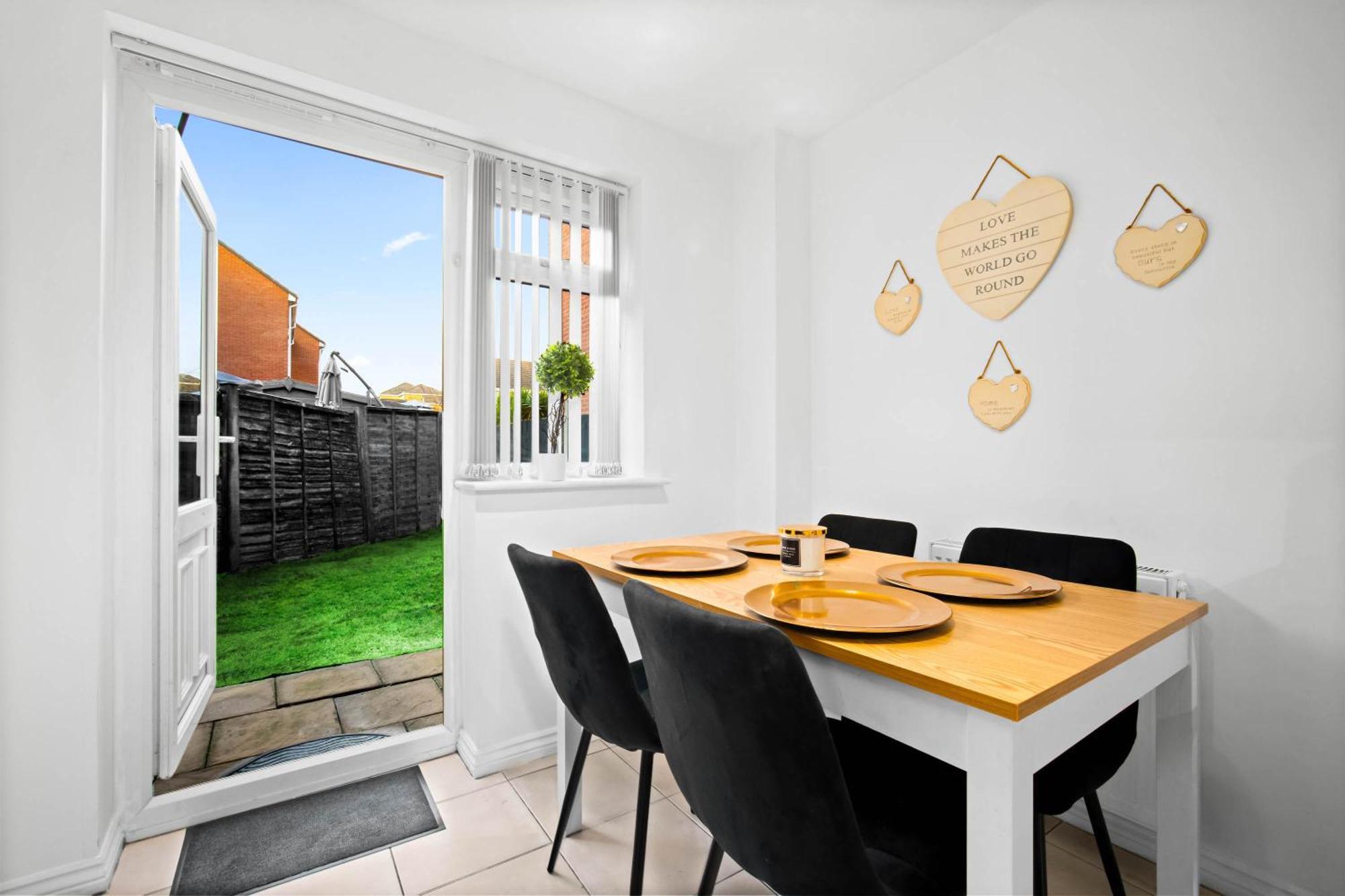 Harmony House 3 Bedroom New Build For Families, Contractors, Black Country Museum Sleeps 6 Tipton Dış mekan fotoğraf