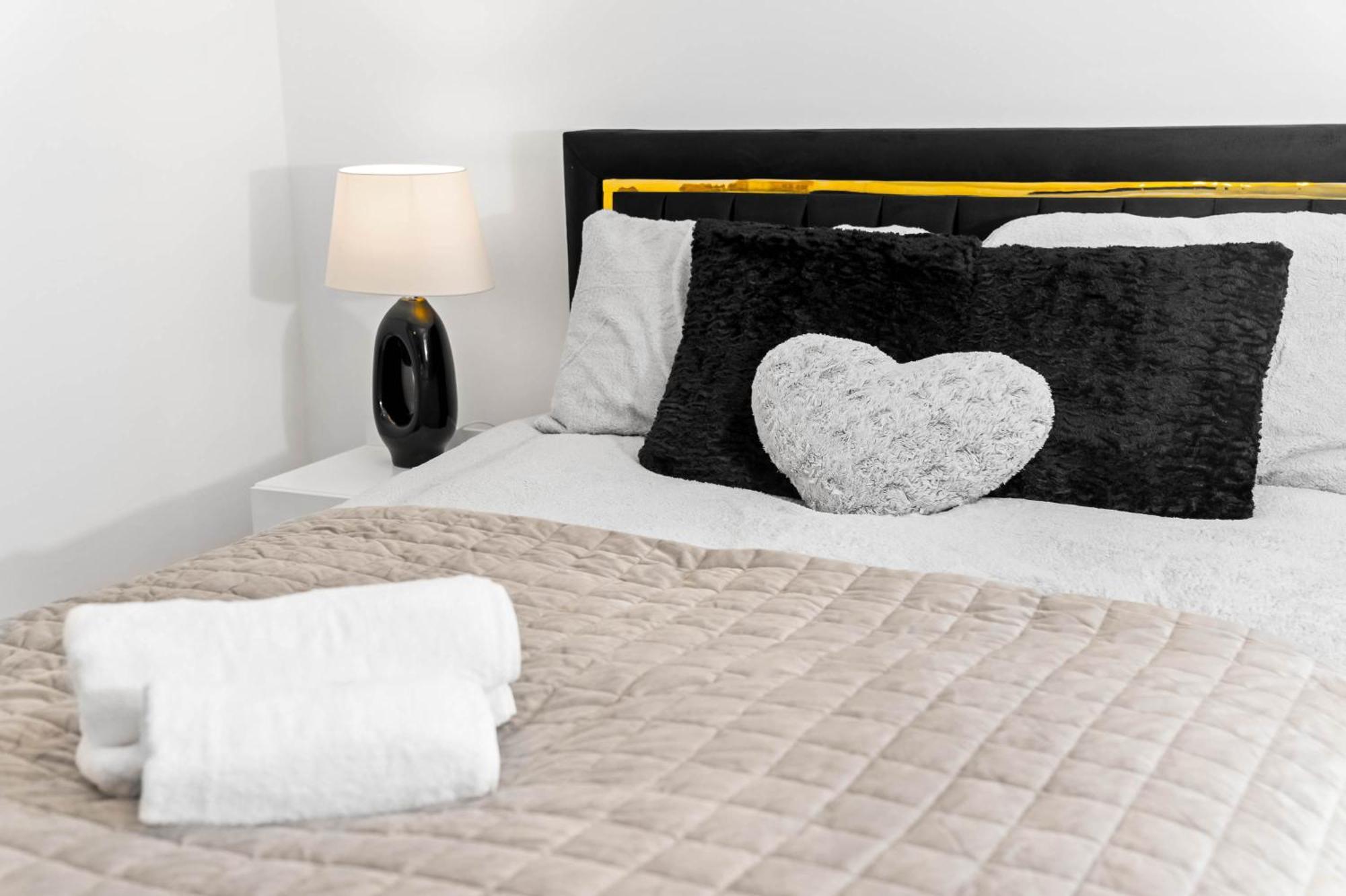 Harmony House 3 Bedroom New Build For Families, Contractors, Black Country Museum Sleeps 6 Tipton Dış mekan fotoğraf